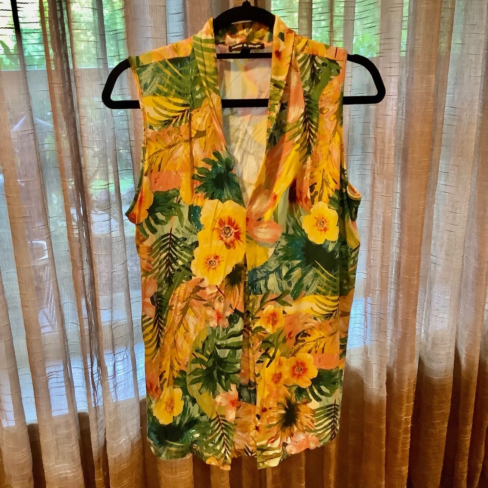 Cable & gauge sleeveless Floral Top Large